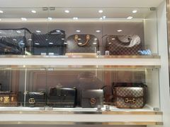 -恒一珠宝·回收黄金钻石奢侈品(灵岩南路店)
