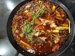 -鸿顺老铁锅美蛙鱼府(解放碑店)