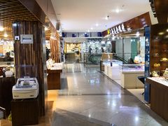 -三叶眼镜城批发市场(上海火车站店)