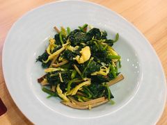 鸡蛋干拌菠菜-宏状元现熬粥·京味菜(黄寺大街店)