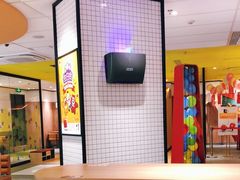 大堂-麦当劳(百联西郊购物中心店)