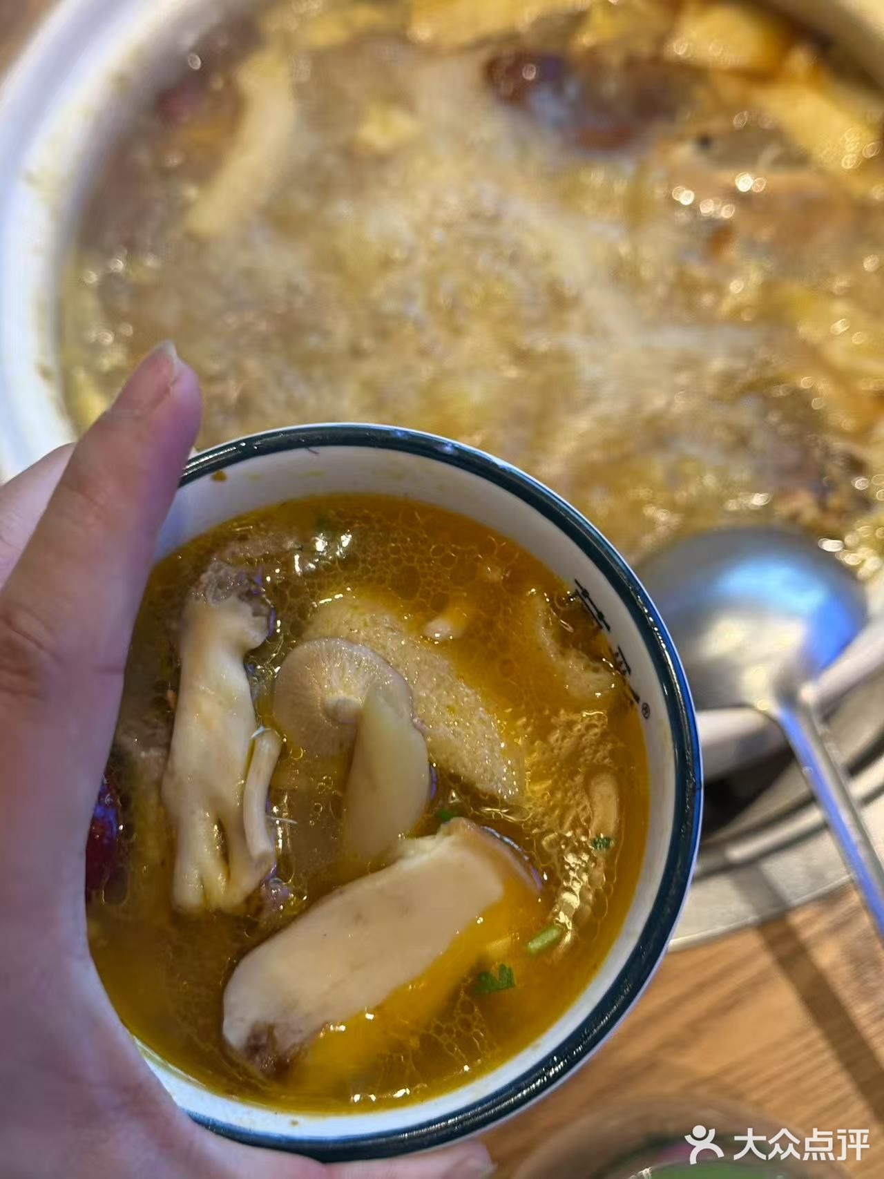 这家菌火锅的甜品怎么那么好看