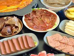 -重庆川渝肥妹火锅