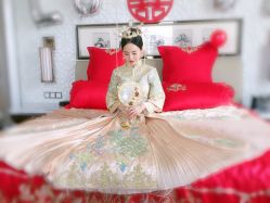 -艾米丽婚纱礼服