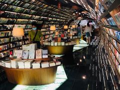 -钟书阁(珍园店)