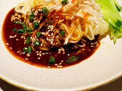 鸡丝凉面-麻六记(新天地店)