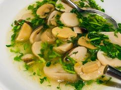 荠菜炒双菇-绿波廊(豫园店)