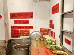 -柳州肥姨妈大骨螺蛳粉(万达中心店)