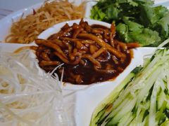 京酱肉丝-北院·果木烤鸭·25年东北菜(创意产业园店)