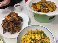 -阿瓦山寨·湘菜现炒·剁椒鱼头王(咸阳总店)