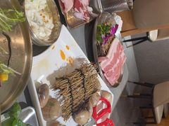 -围炉肉舍•炭烤活鳗•丹东海鲜烤肉(步行街店)