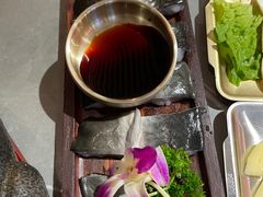 -围炉肉舍•炭烤活鳗•丹东海鲜烤肉(步行街店)