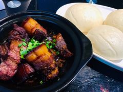 红烧肉配酒酿馒头-东门头·江鲜小馆(新天地店)
