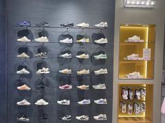 -Onitsuka Tiger(港汇恒隆广场店)