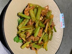 小炒黄牛肉-佬太公海鸭·海鲜大排档(上海总店)