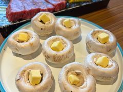黄油白蘑菇-炼火烤肉店