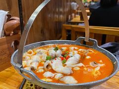 思茅酸汤鱼片-老滇山寨•云南特色菜•地方菜•民族风情歌舞表演(金碧店)