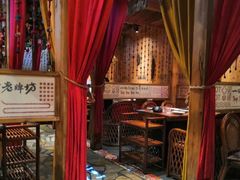 -老牌坊云南鱼豆花火锅(爱建店)