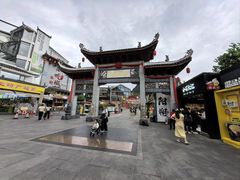 -刘姐啤酒鱼民族演艺餐厅(西街总店)
