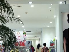 -优衣库(上海金桥国际商业广场店)
