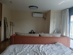 -乐嗨公寓(苏州火车站店)