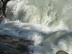 -阿萨巴斯卡瀑布观景点