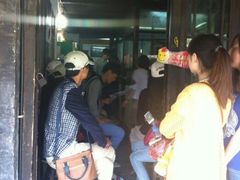 排队的人-老品芳