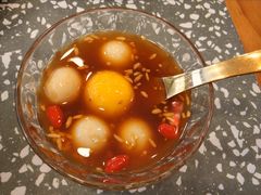 豪华红糖醪糟冰汤圆-流浪地图剁椒卤汁拌饭(未来城购物广场店)