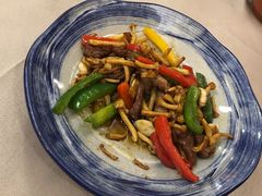 杂菇炒牛柳-四海酒家生态粤菜