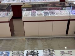 -吴良材眼镜(北中路店)