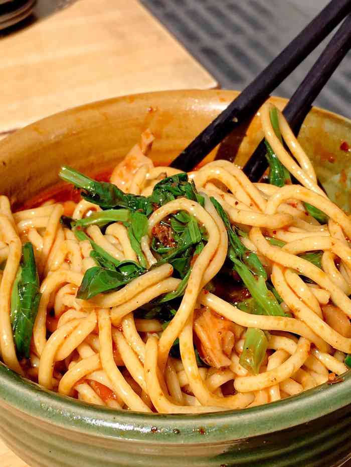 尹荞面-"很干净,老板夏天会把头发剪光,味道也很不."-大众点评移动版