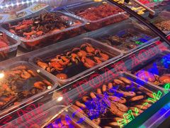 自助取餐区-日进一片海.生腌海鲜火锅.宵夜烧烤(三里屯总店)