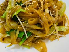 干炒牛肉河粉-阿政粤小馆(中央大街店)