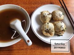 生煎-老字号眼镜子煎包汤包店
