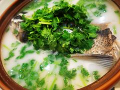 秀水砂锅鱼头-千岛湖鱼味馆(十字街总店)