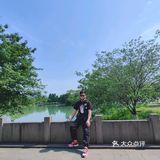 里头其实很大，走的话其实要花很多时间走也不一定能走完