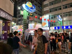 -六合夜市