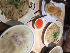 轮工壹号煎包-老巷口川味火锅