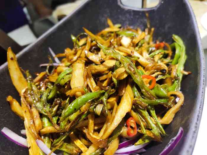 服务员很热情,嗓音洪亮.