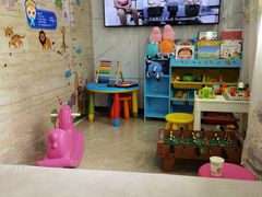 -茂菊口腔连锁(浦东南路店)
