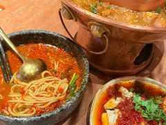 土司铜锅油焖鸡-浩海火燒雲傣家菜(芮欧百货店)