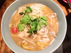 泡椒牛蛙面-面上有光