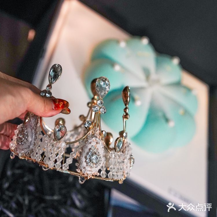 终于拔草V甜，布鲁斯女王戴冠很不错！