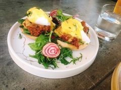疯狂手撕牛肉班尼迪克蛋-The Rug Cafe(王府中环店)