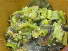 -湖南人家湘菜馆(镇江路店)