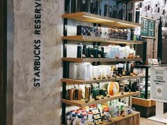 零售区-星巴克臻选(湖滨道店)
