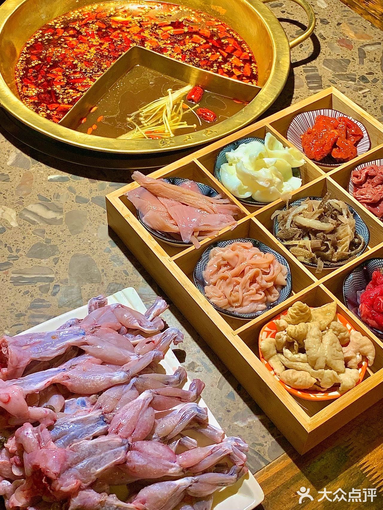 台东鱼蛙自助火锅，几十种菜品畅吃‼️不限量[强]