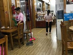 -苗伯妈酸汤火锅
