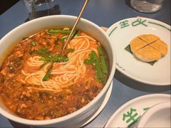 招牌小锅米线-一坐一忘云南菜(嘉里中心店)