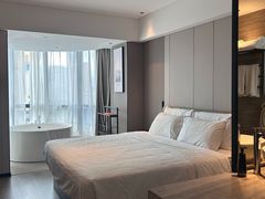 -深圳罗湖东门步行街亚朵X酒店